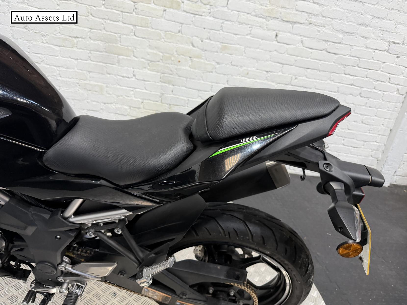 Kawasaki Z125 125 Supernaked Petrol Manual Euro 5 (15 ps)