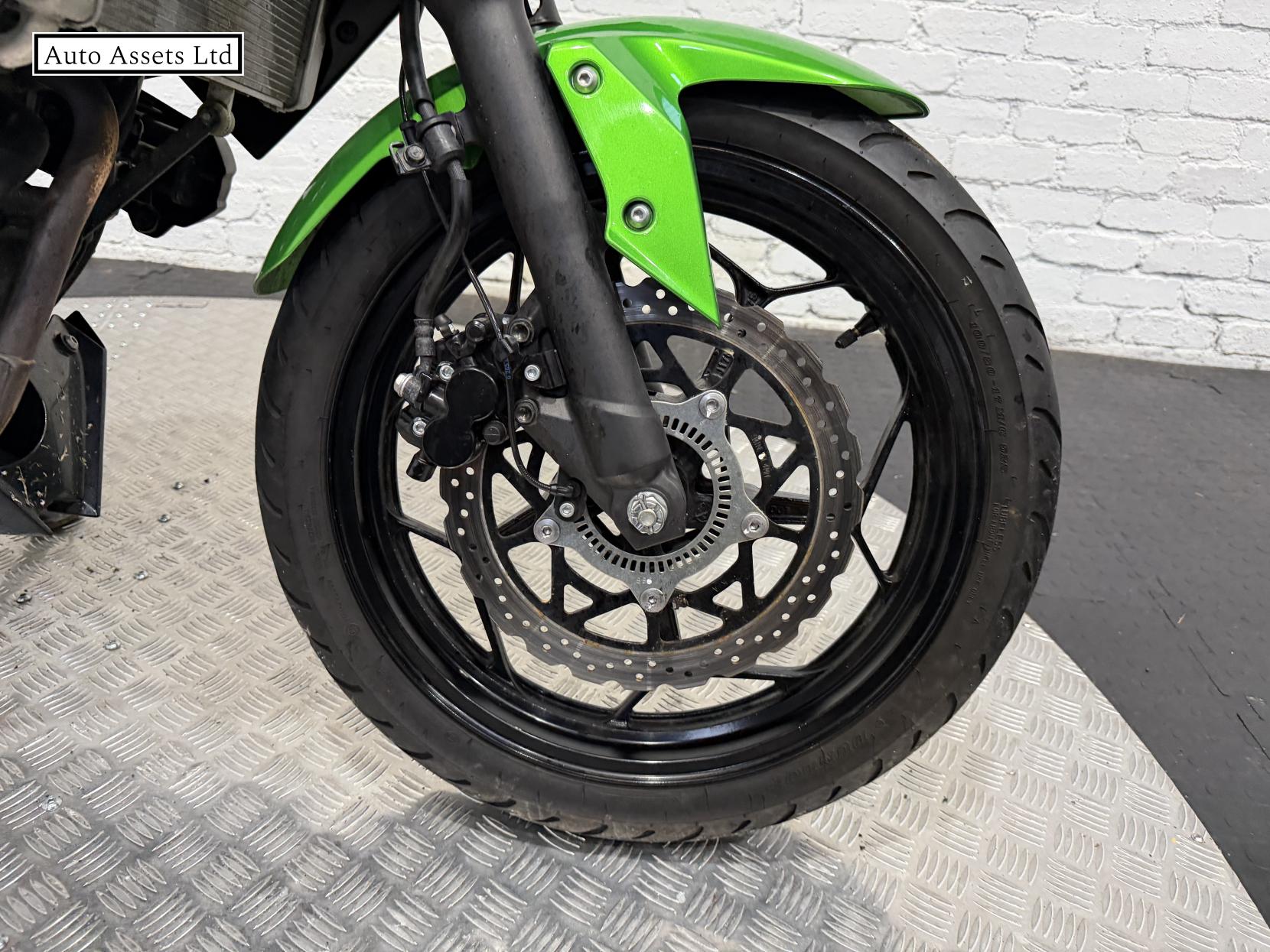 Kawasaki Z125 125 Supernaked Petrol Manual Euro 5 (15 ps)