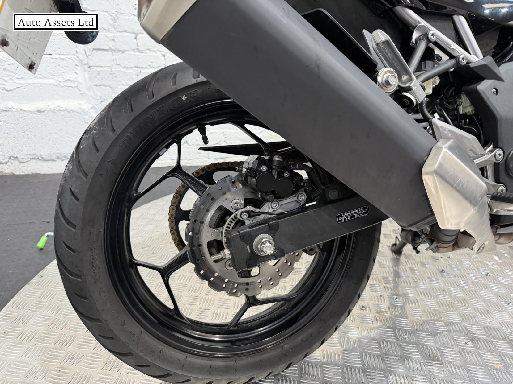 Kawasaki Z125 125 Supernaked Petrol Manual Euro 5 (15 ps)