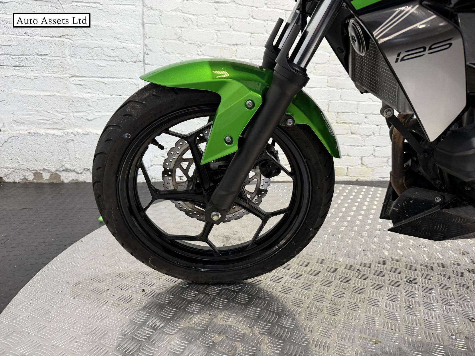 Kawasaki Z125 125 Supernaked Petrol Manual Euro 5 (15 ps)