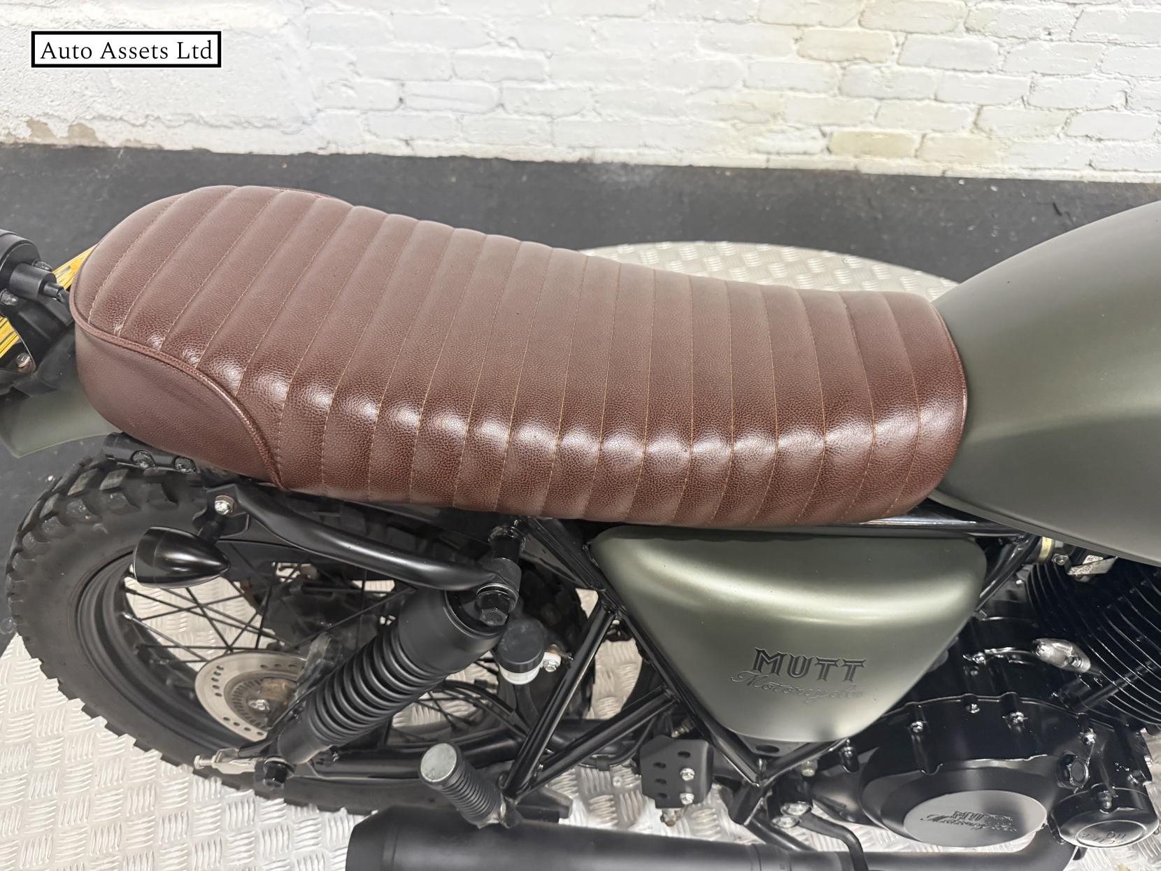 Mutt Hilts 250 250 Roadster/Retro Petrol Manual O-Ring Euro 5 (17 ps)