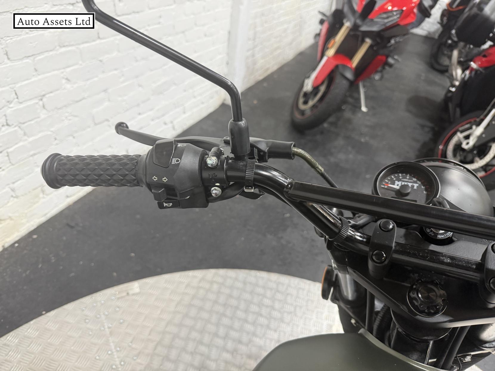 Mutt Hilts 250 250 Roadster/Retro Petrol Manual O-Ring Euro 5 (17 ps)