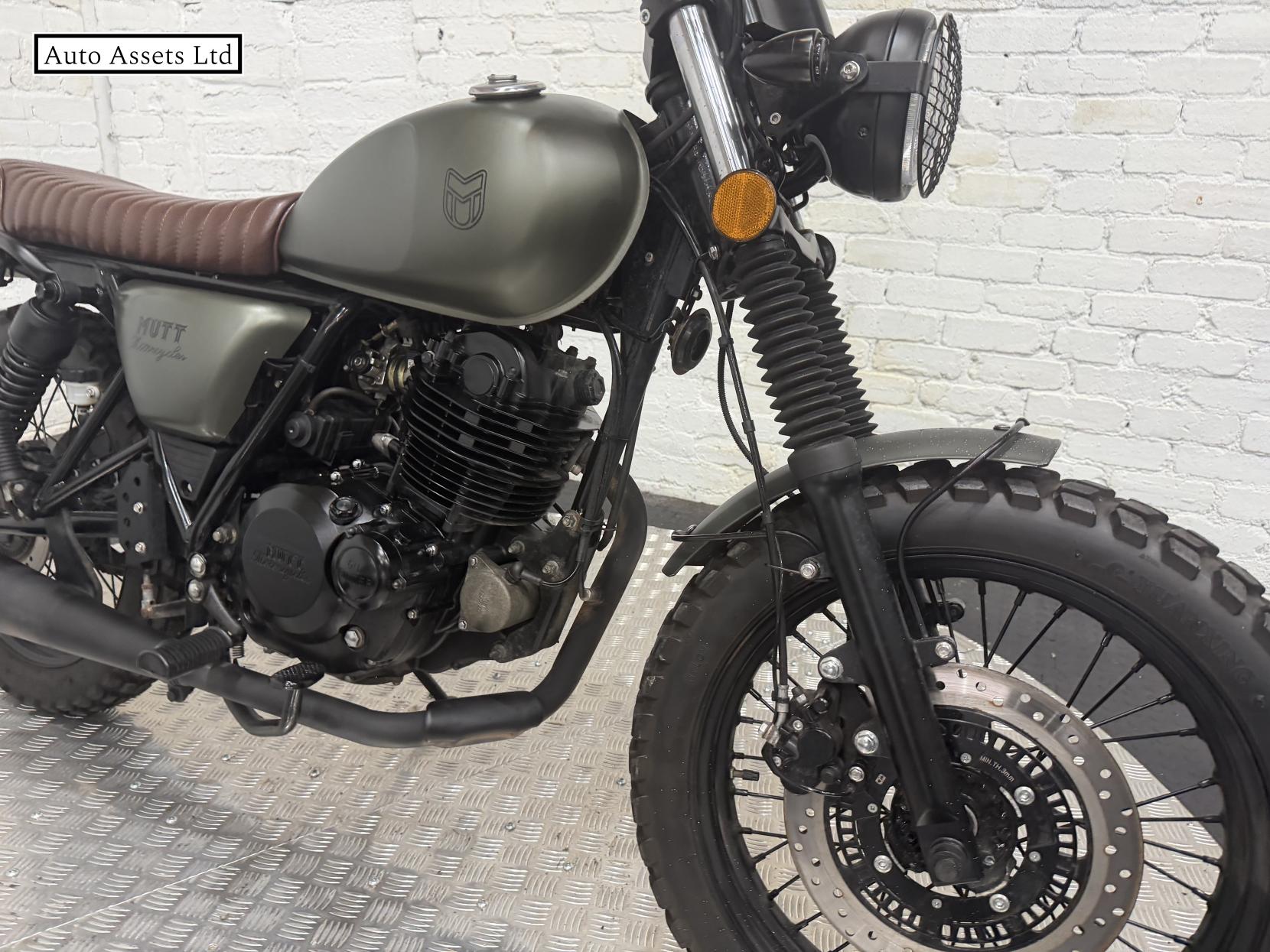 Mutt Hilts 250 250 Roadster/Retro Petrol Manual O-Ring Euro 5 (17 ps)