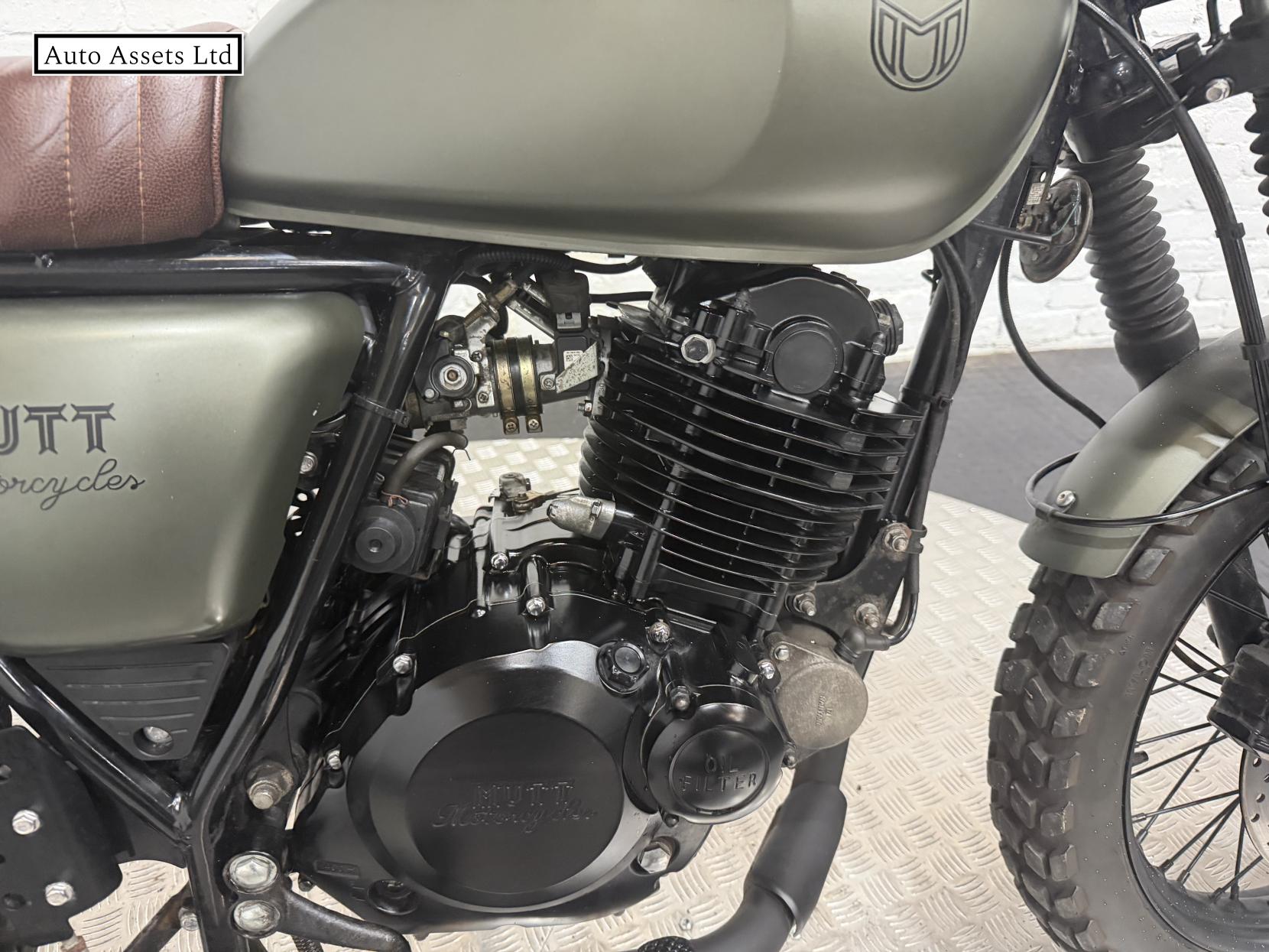 Mutt Hilts 250 250 Roadster/Retro Petrol Manual O-Ring Euro 5 (17 ps)