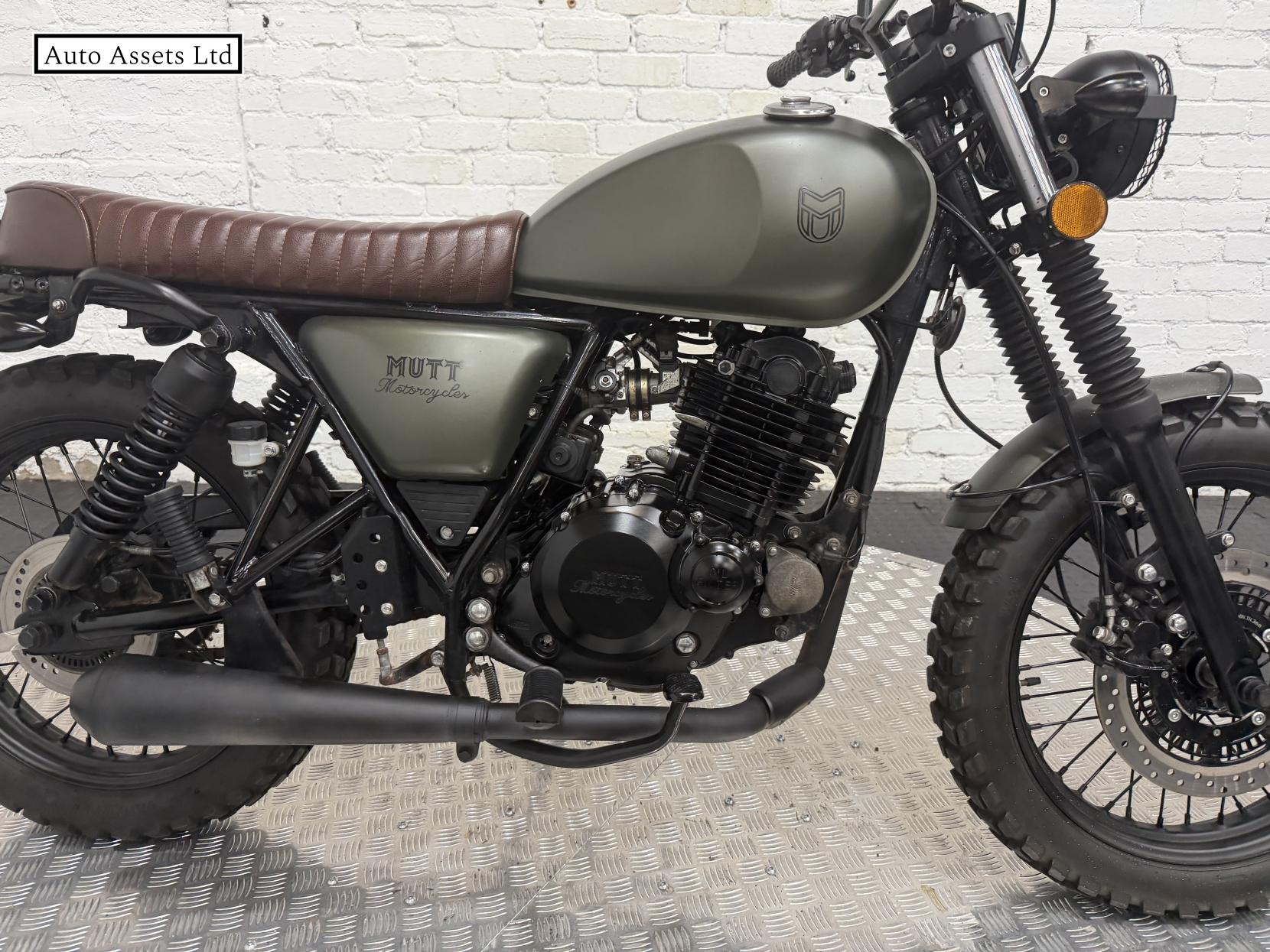 Mutt Hilts 250 250 Roadster/Retro Petrol Manual O-Ring Euro 5 (17 ps)