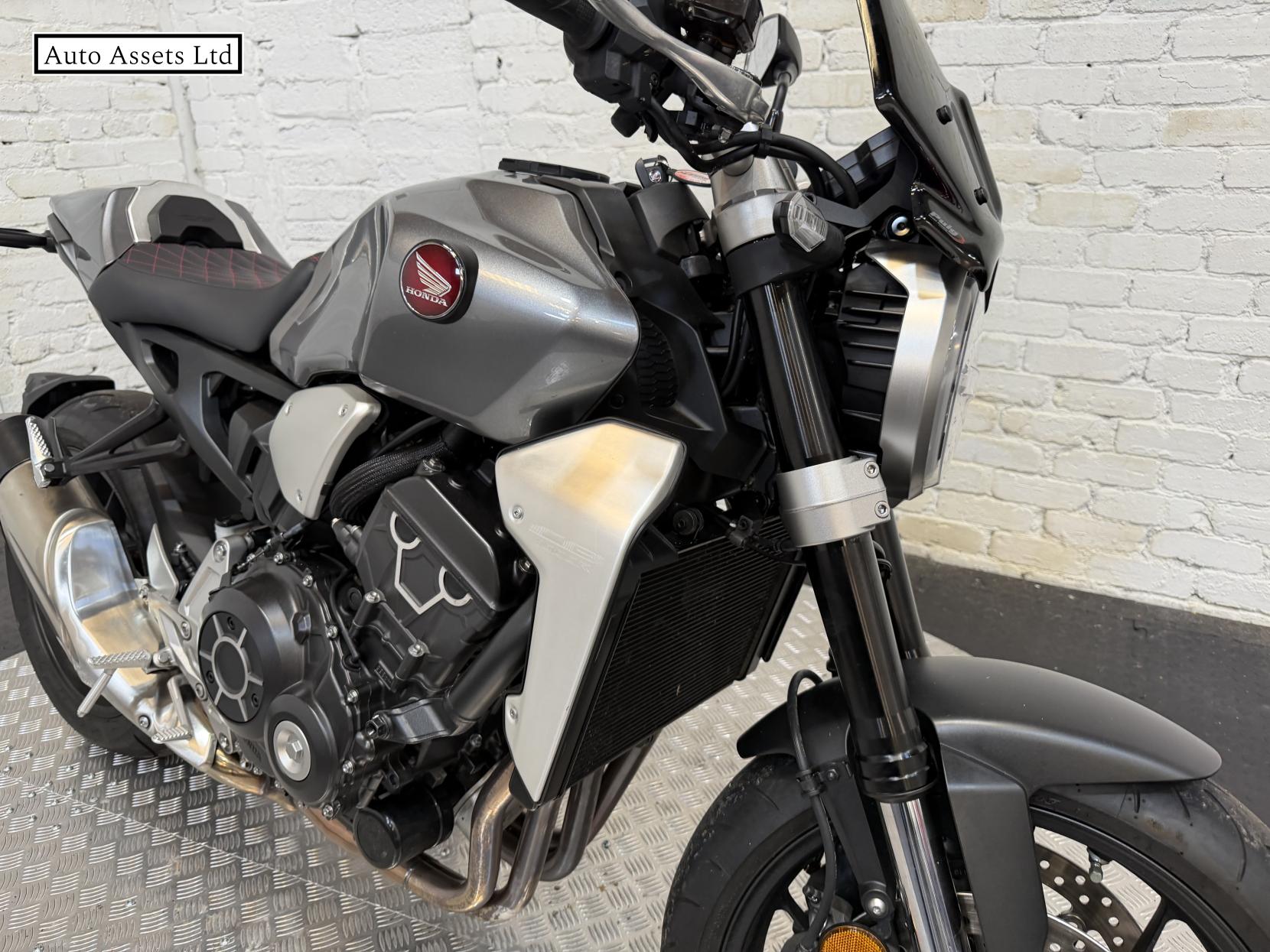 Honda CB1000R 1000 Naked Petrol Manual Euro 4 (146 ps)