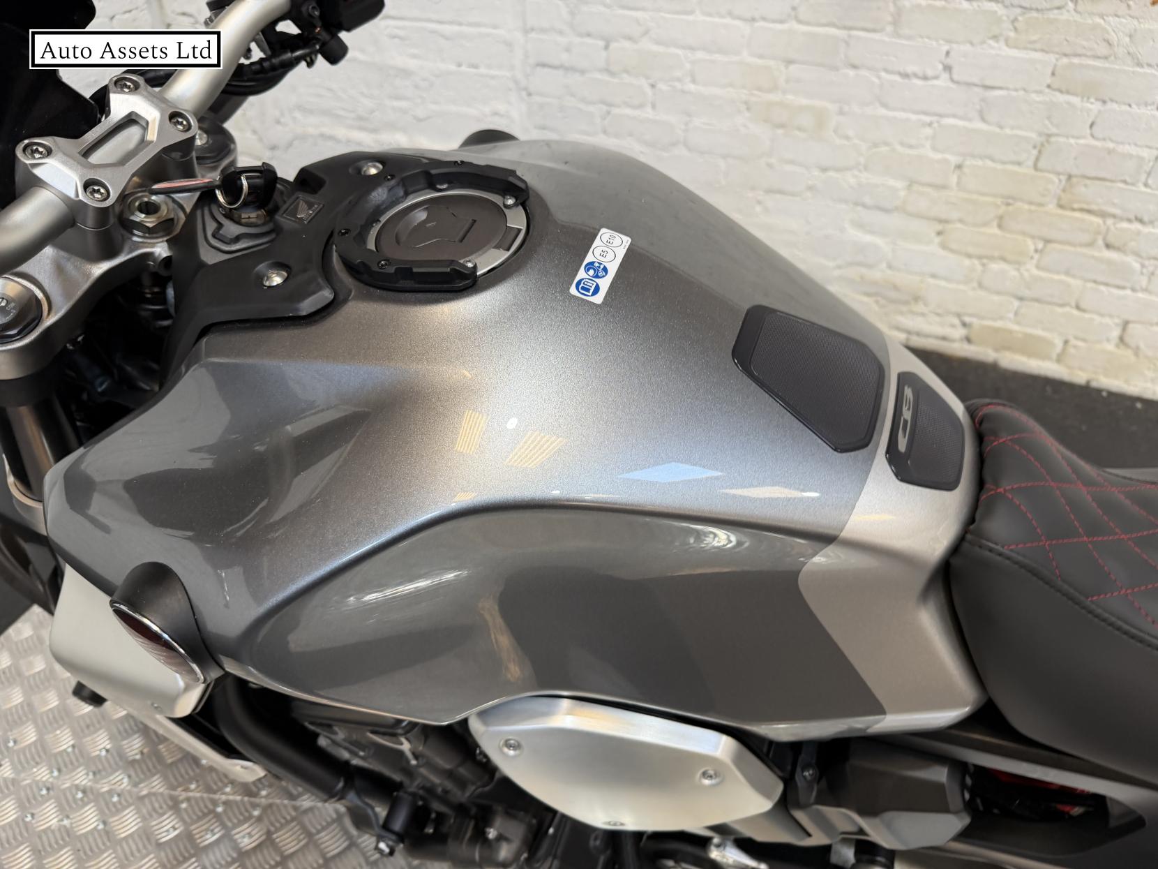 Honda CB1000R 1000 Naked Petrol Manual Euro 4 (146 ps)