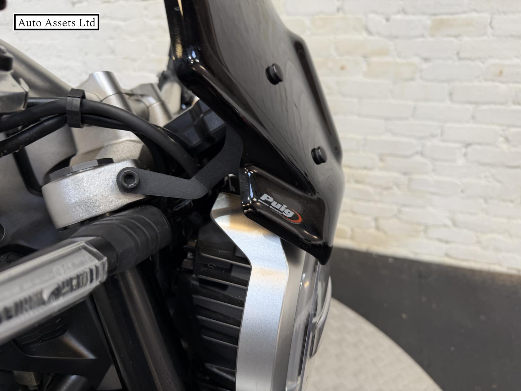 Honda CB1000R 1000 Naked Petrol Manual Euro 4 (146 ps)