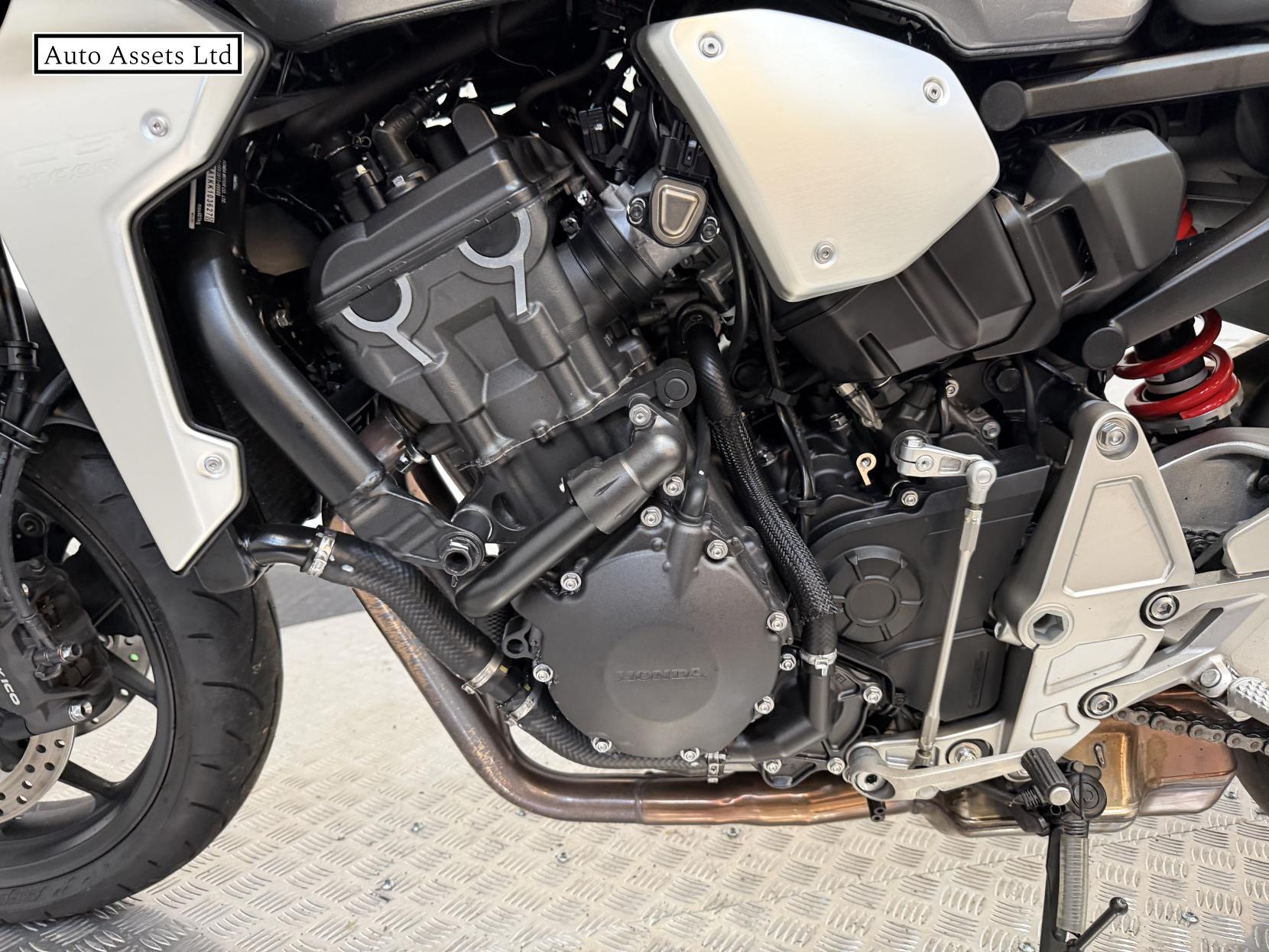 Honda CB1000R 1000 Naked Petrol Manual Euro 4 (146 ps)