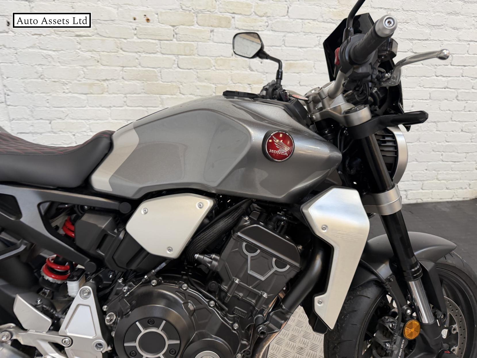 Honda CB1000R 1000 Naked Petrol Manual Euro 4 (146 ps)