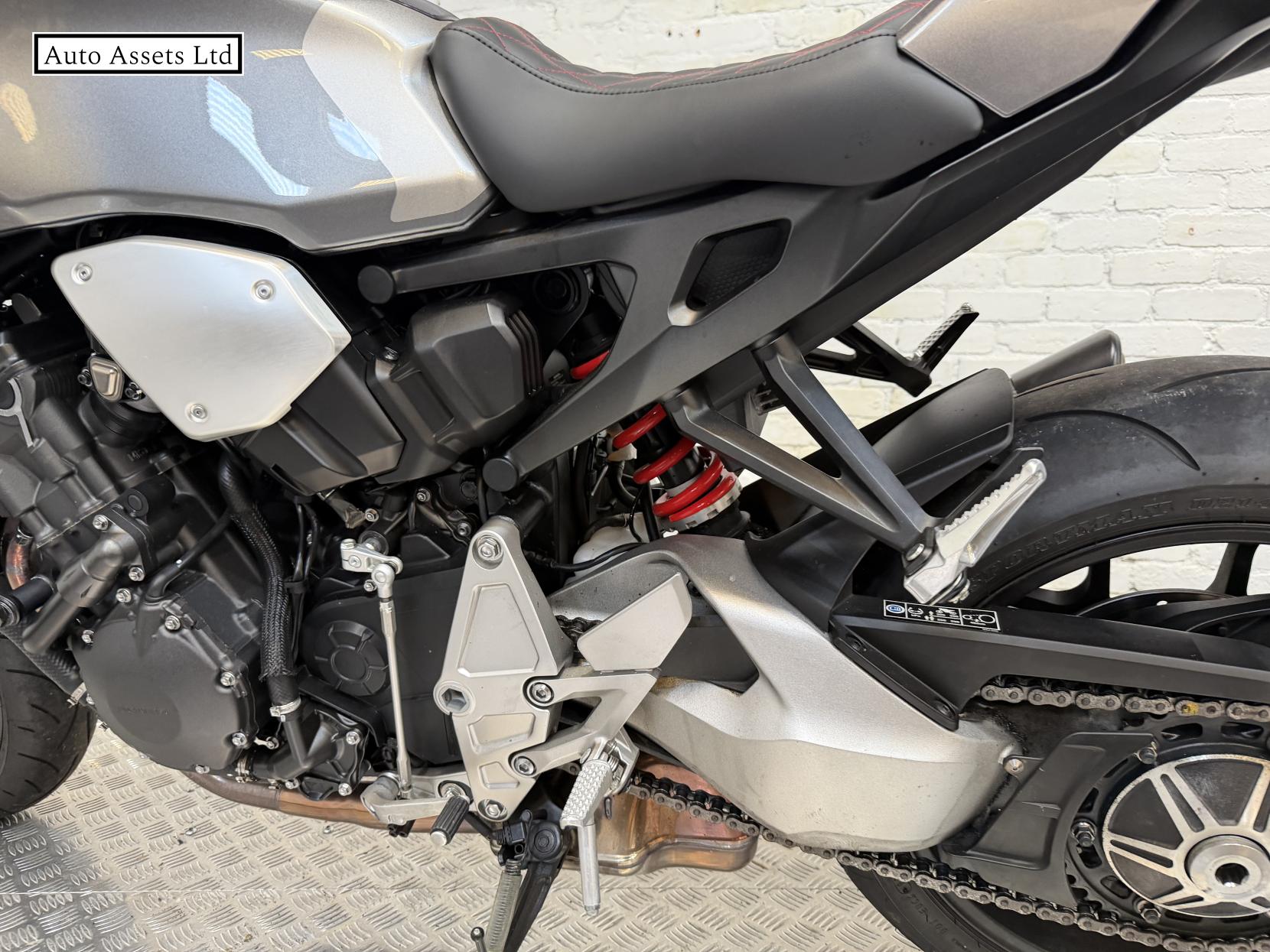 Honda CB1000R 1000 Naked Petrol Manual Euro 4 (146 ps)