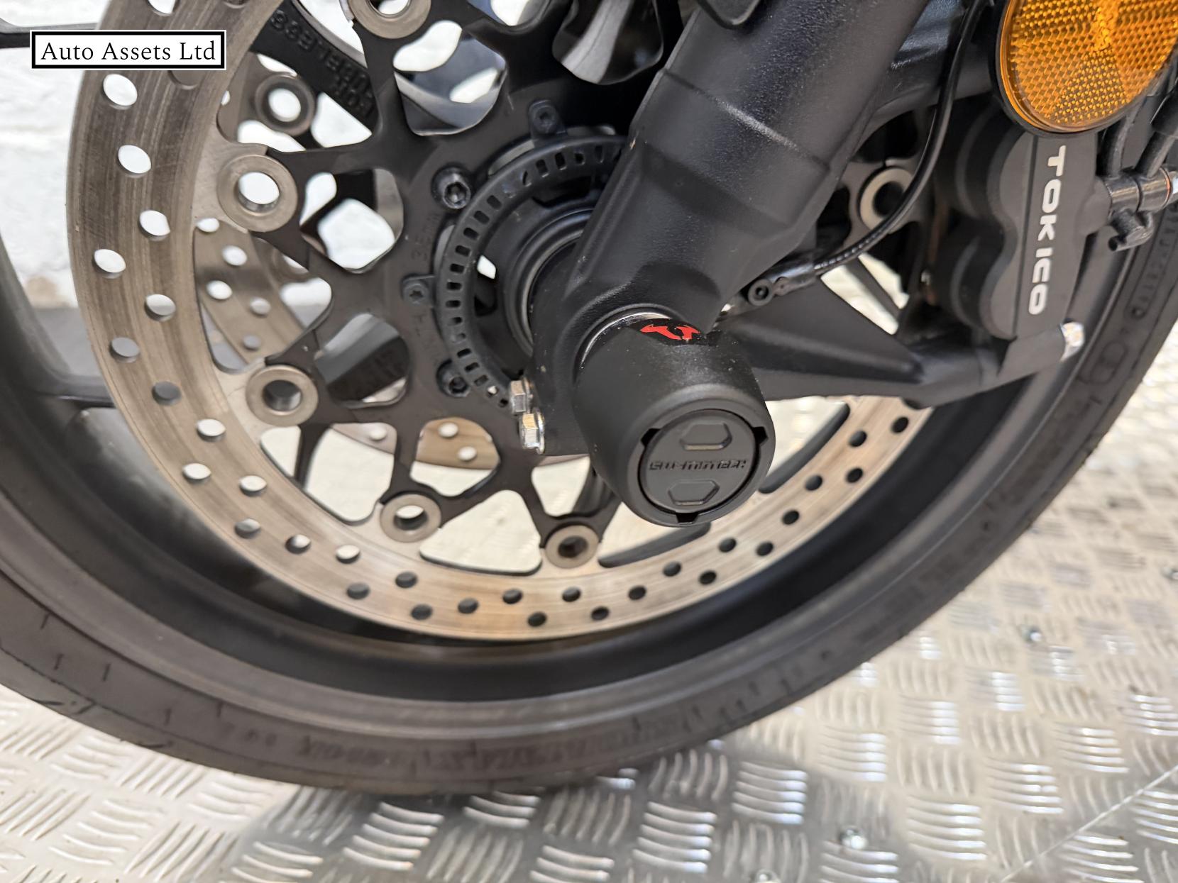 Honda CB1000R 1000 Naked Petrol Manual Euro 4 (146 ps)