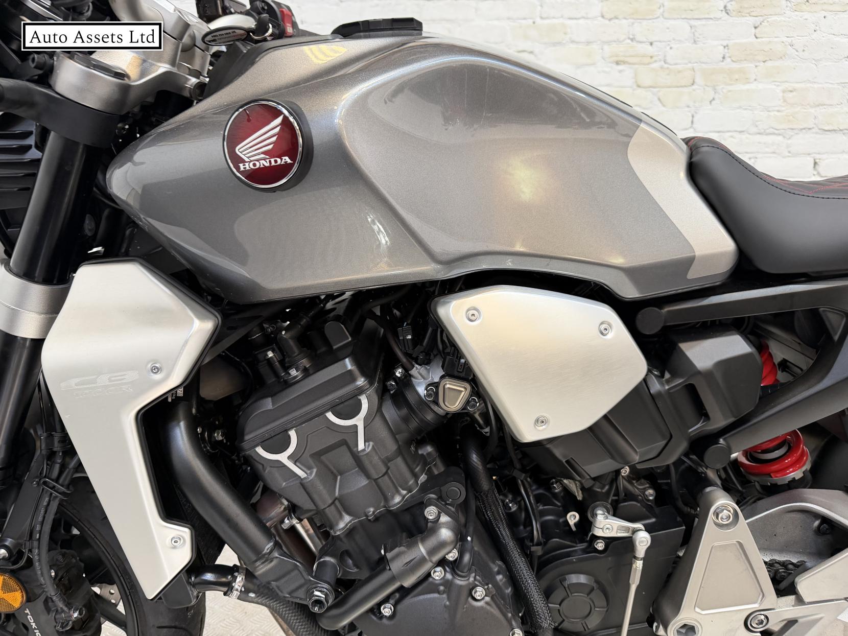 Honda CB1000R 1000 Naked Petrol Manual Euro 4 (146 ps)