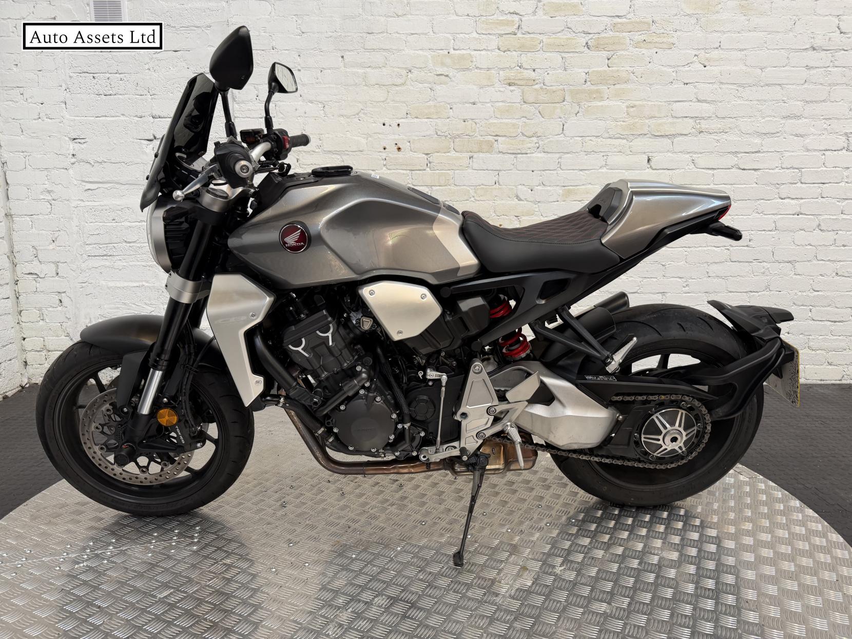 Honda CB1000R 1000 Naked Petrol Manual Euro 4 (146 ps)
