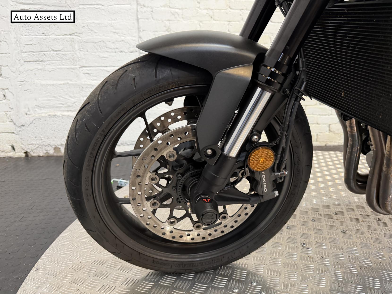 Honda CB1000R 1000 Naked Petrol Manual Euro 4 (146 ps)