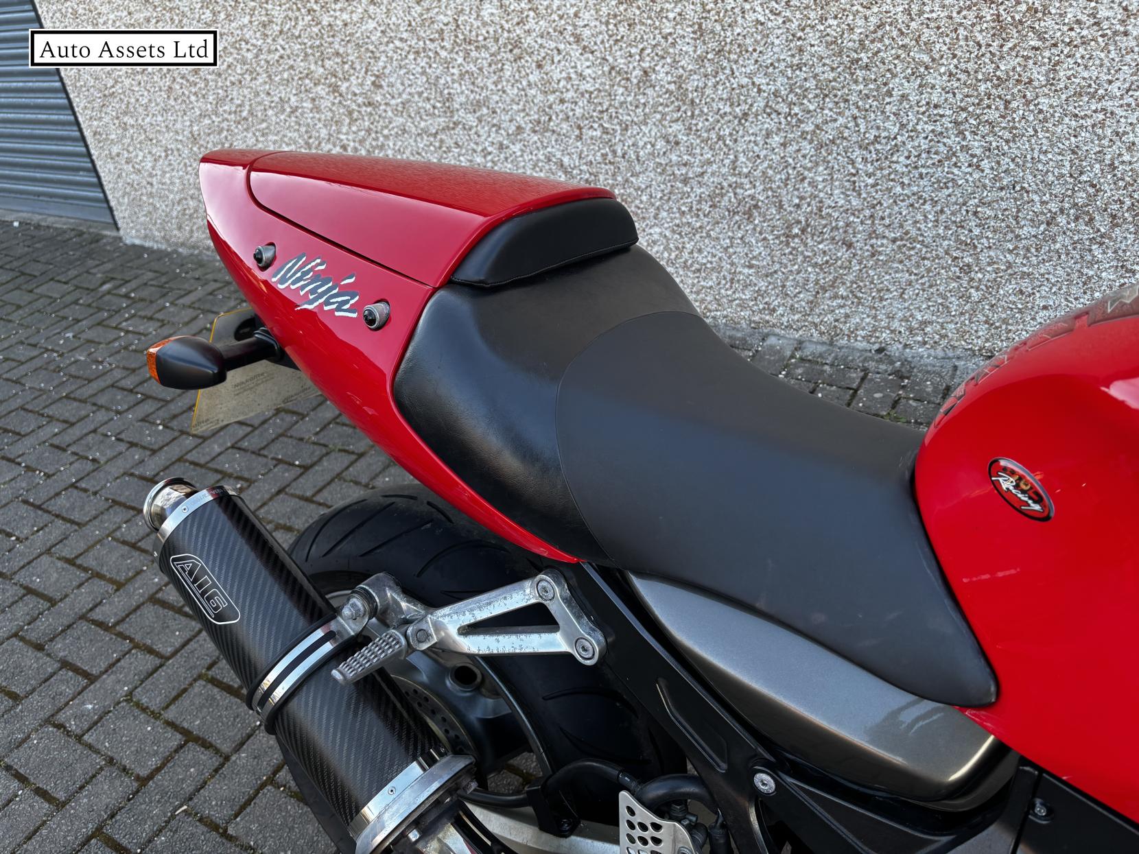 Kawasaki ZX-12R 1200 (ZX-12R) Petrol Manual (187 bhp)
