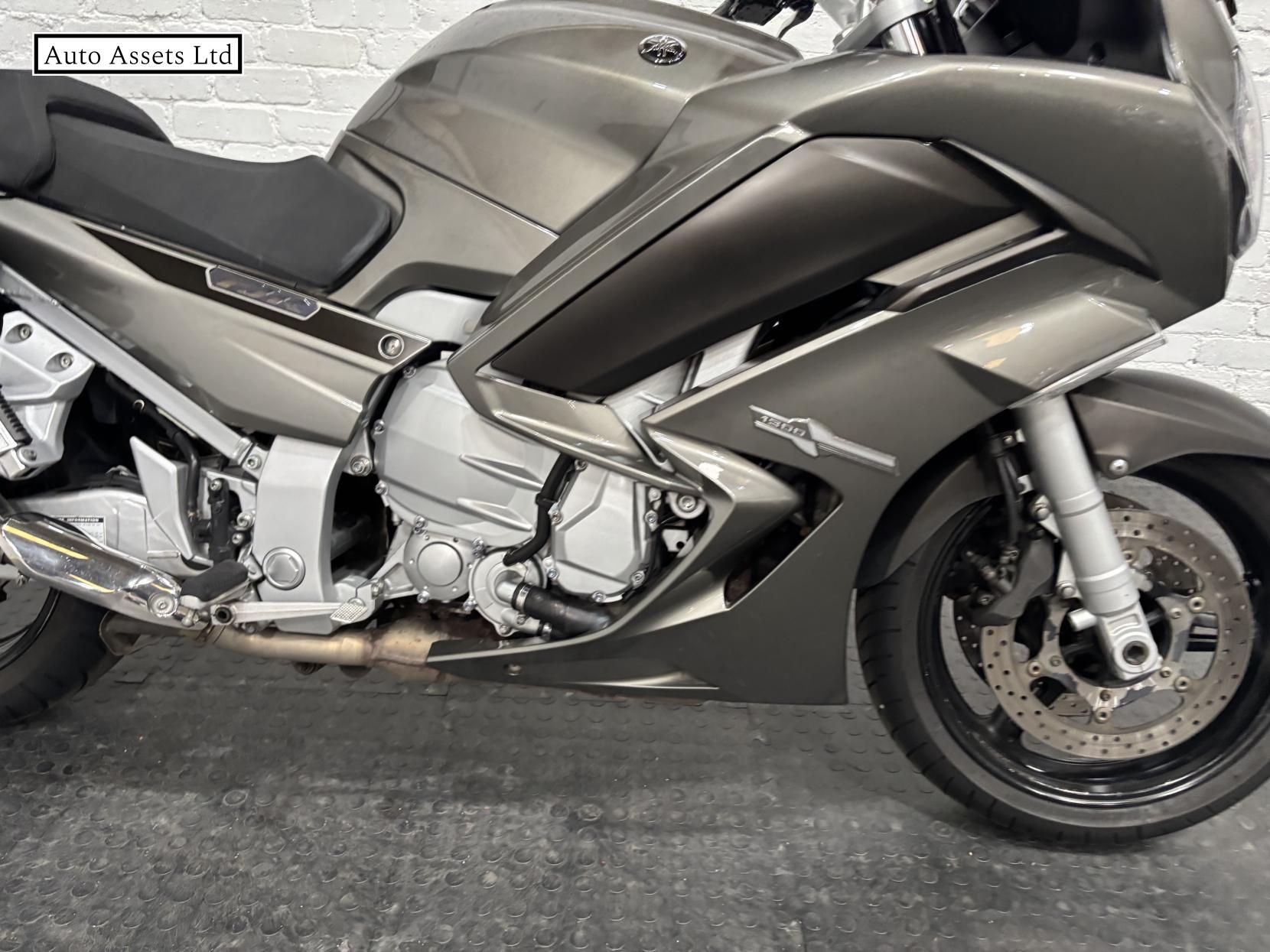 Yamaha FJR1300 1300 A Tourer Petrol Manual (147 ps)