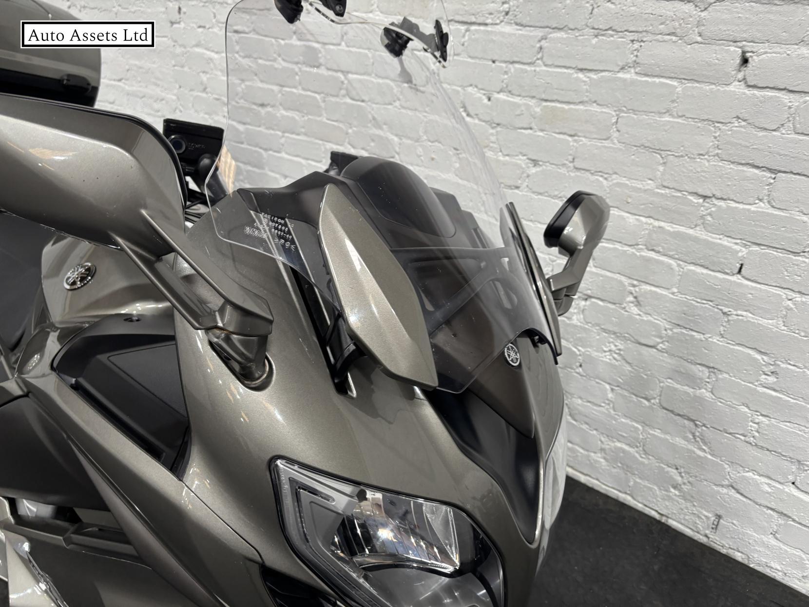 Yamaha FJR1300 1300 A Tourer Petrol Manual (147 ps)