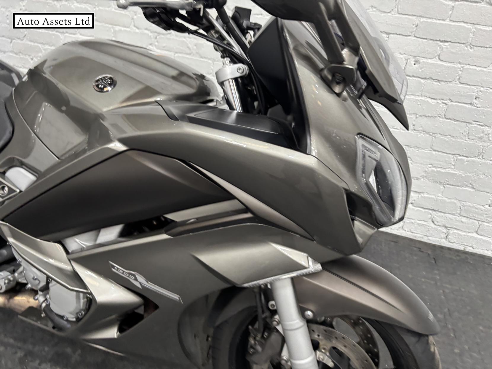 Yamaha FJR1300 1300 A Tourer Petrol Manual (147 ps)