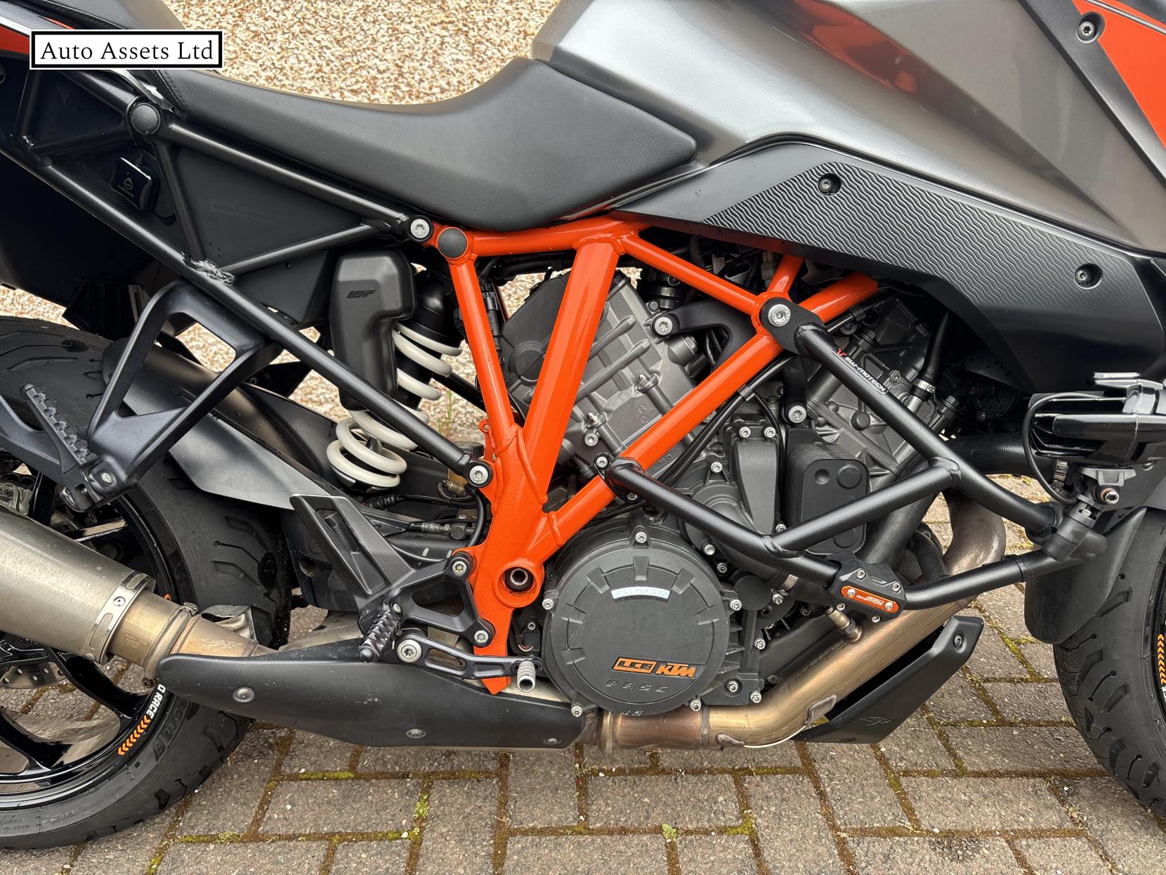 KTM 1290 Super Duke GT 1290 Sports Tourer Petrol Manual Euro 4 (175 ps)