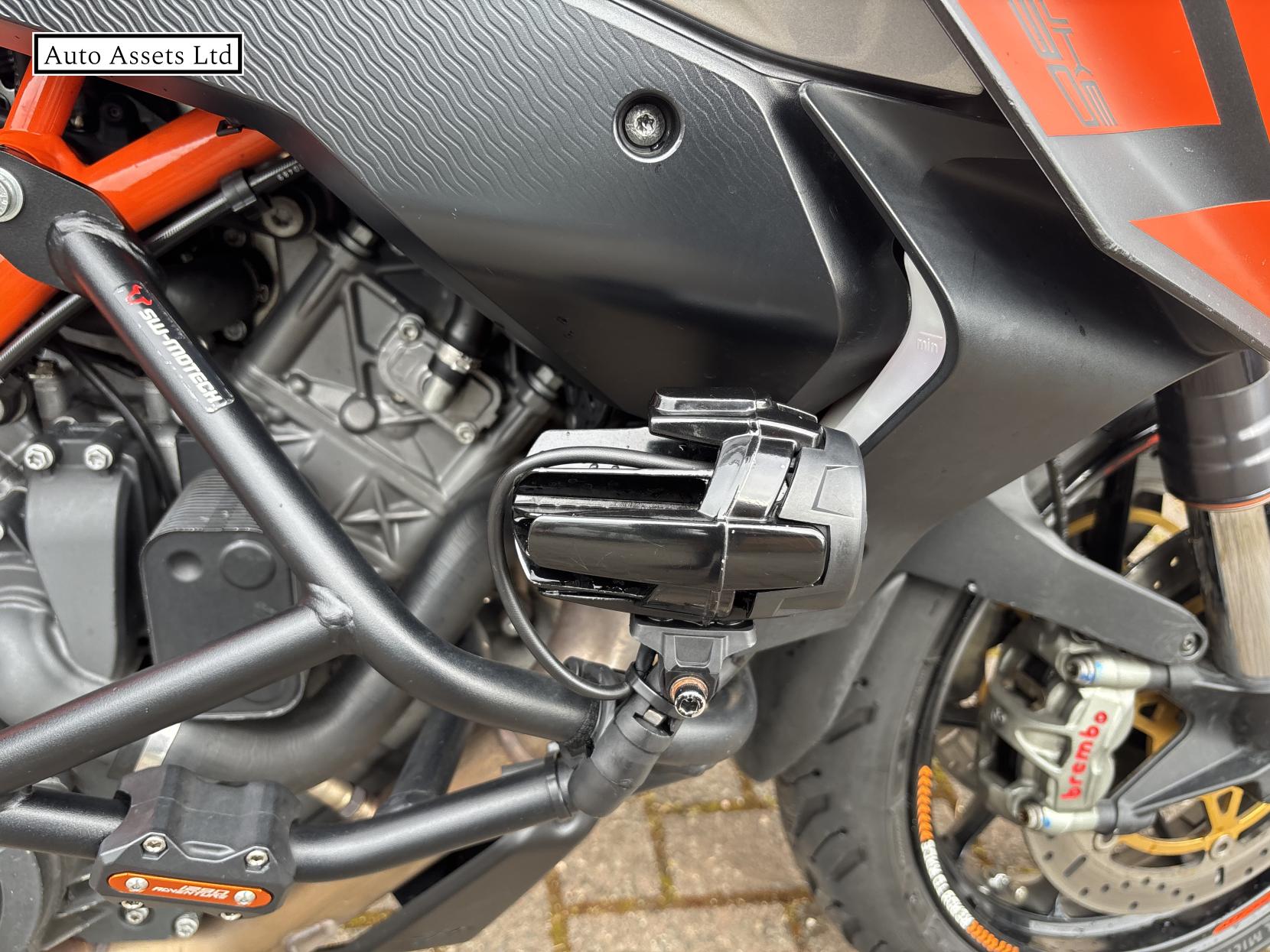 KTM 1290 Super Duke GT 1290 Sports Tourer Petrol Manual Euro 4 (175 ps)