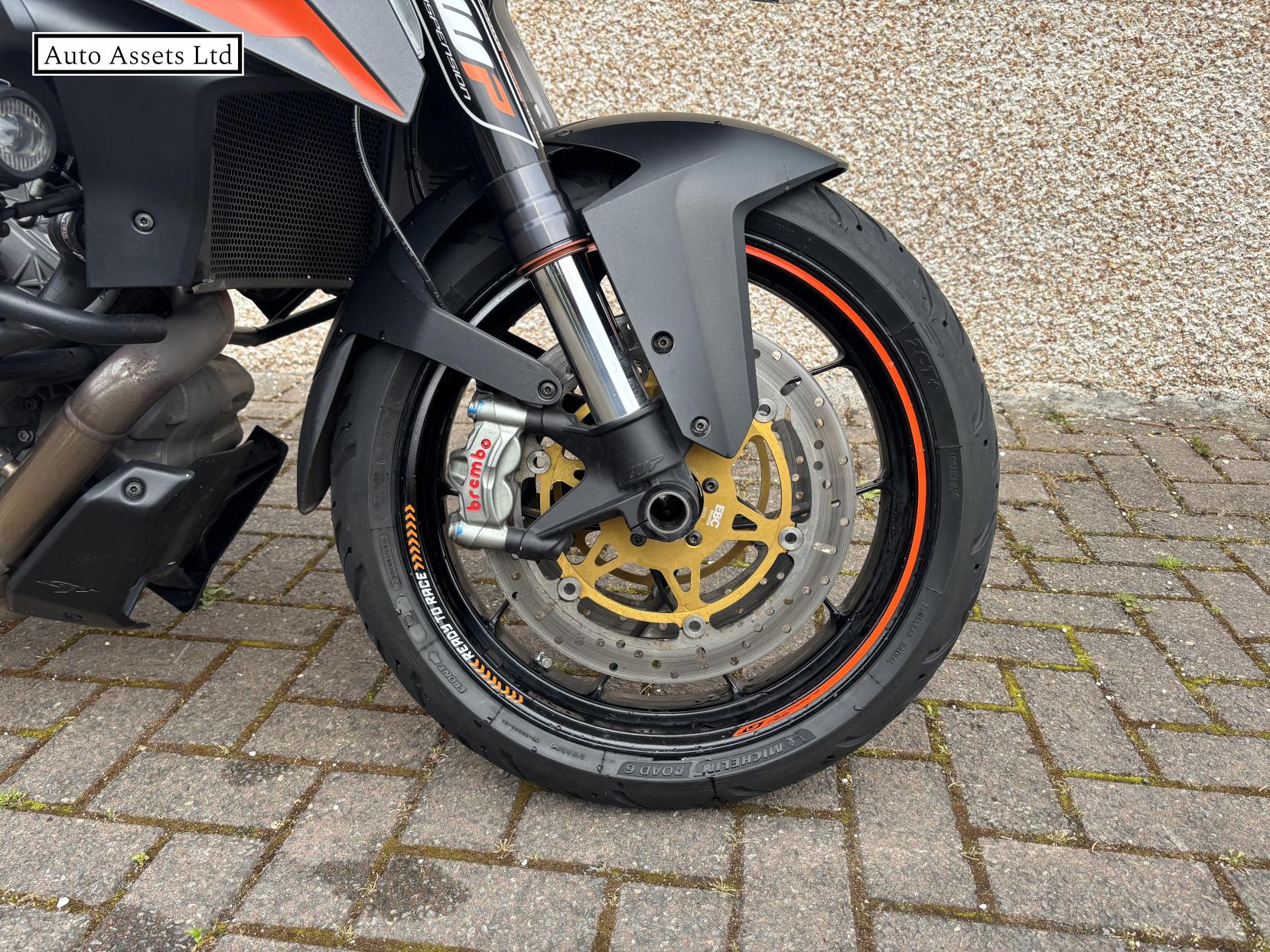 KTM 1290 Super Duke GT 1290 Sports Tourer Petrol Manual Euro 4 (175 ps)