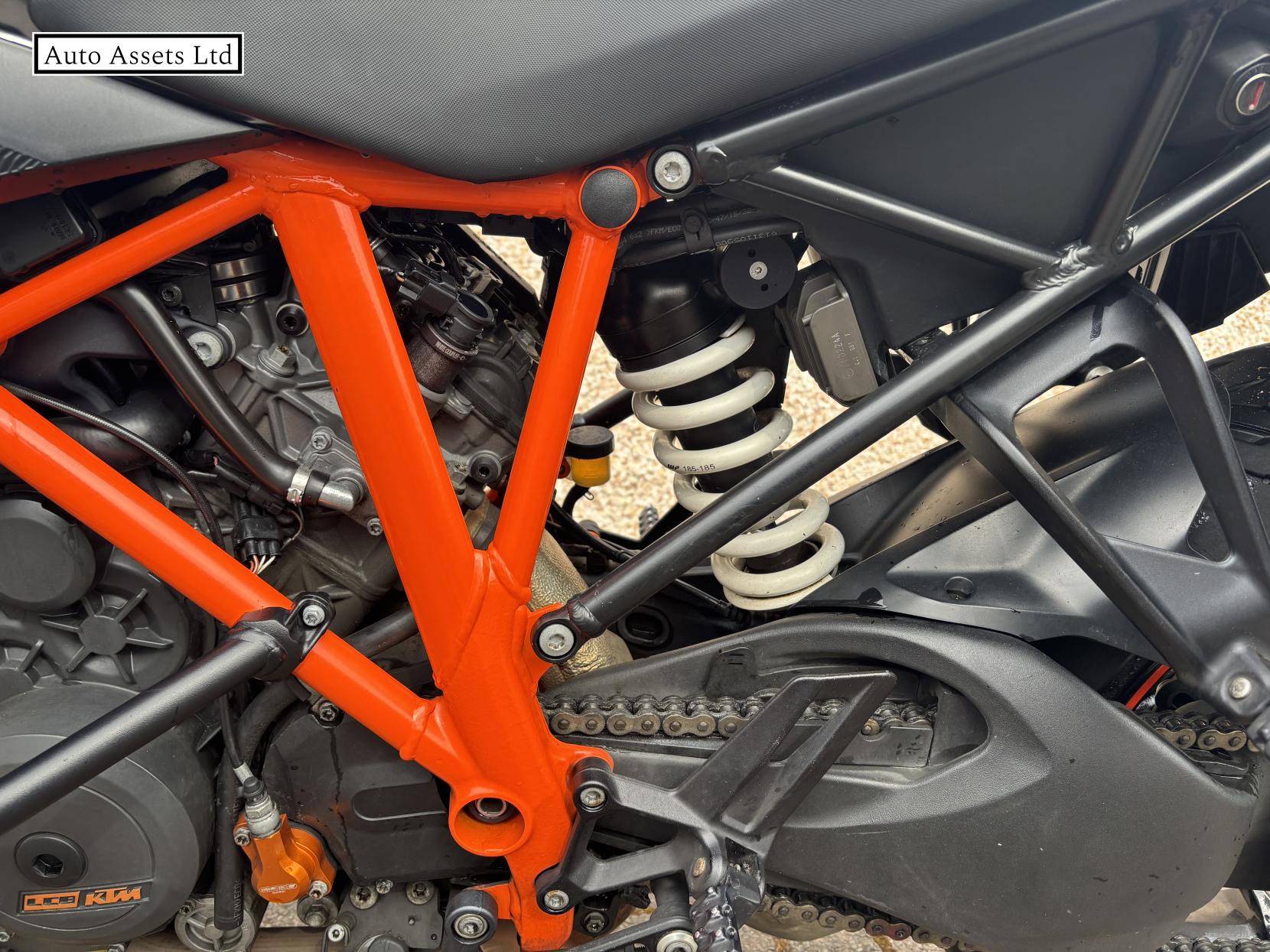 KTM 1290 Super Duke GT 1290 Sports Tourer Petrol Manual Euro 4 (175 ps)