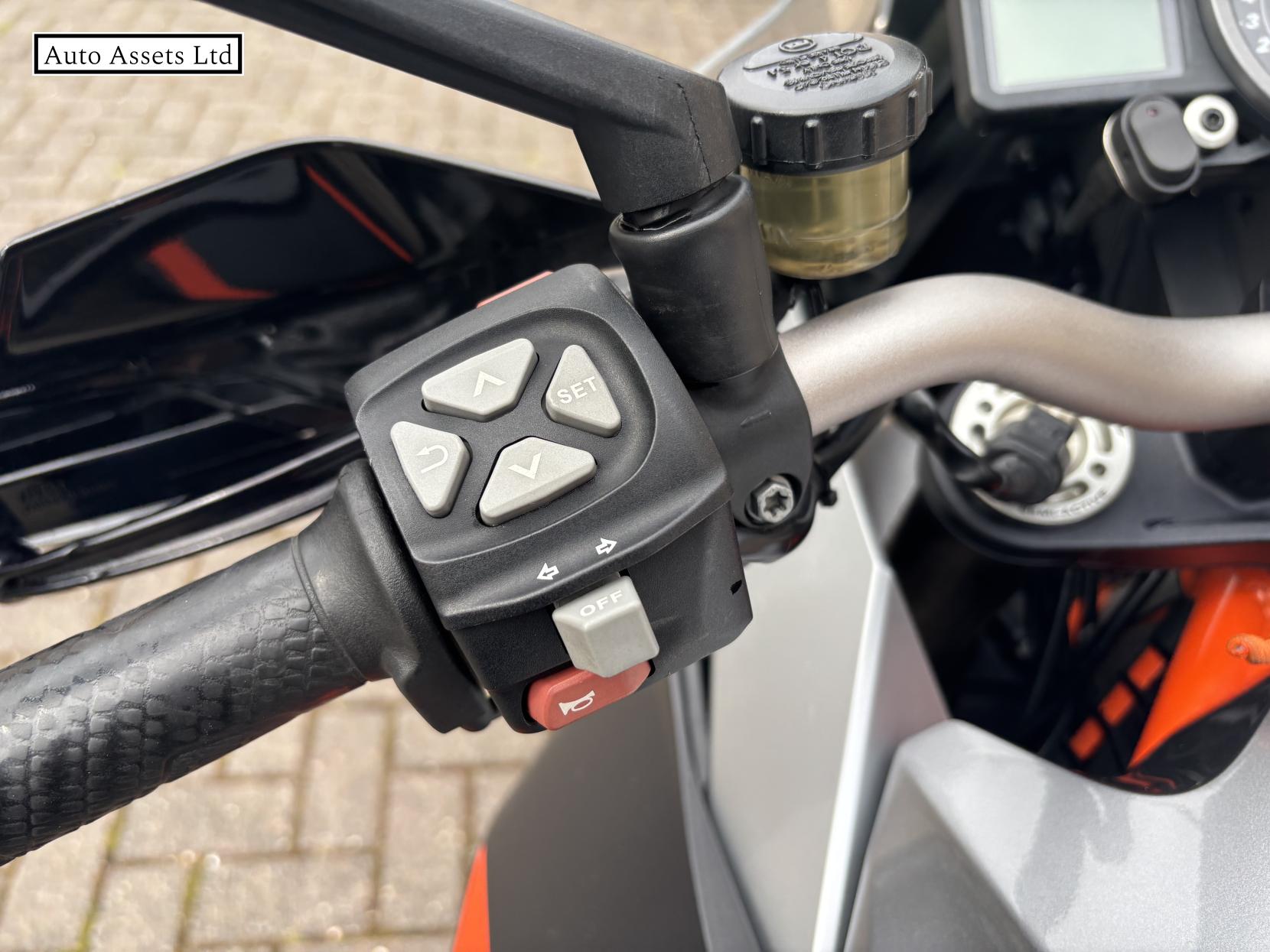 KTM 1290 Super Duke GT 1290 Sports Tourer Petrol Manual Euro 4 (175 ps)