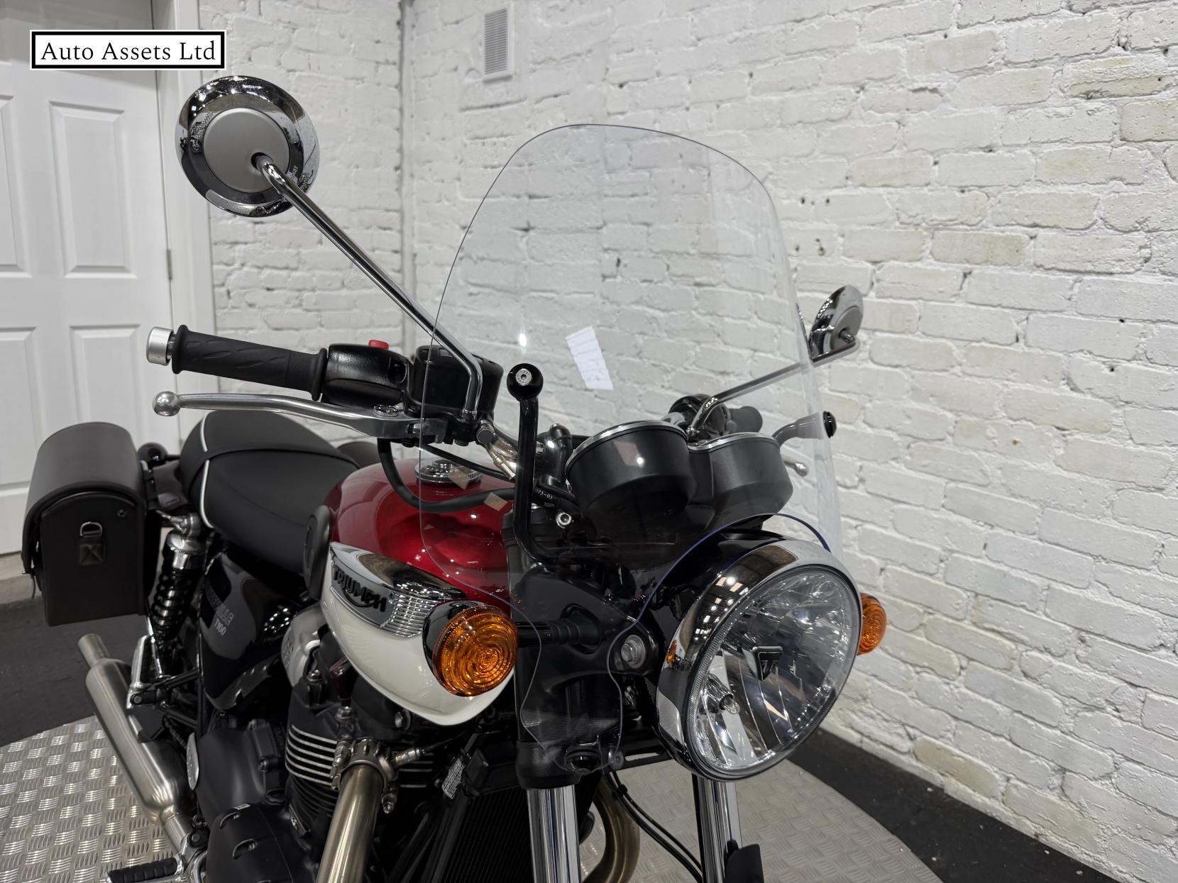 Triumph Bonneville T100 900 Roadster/Retro Petrol Manual Euro 5 (65 ps)