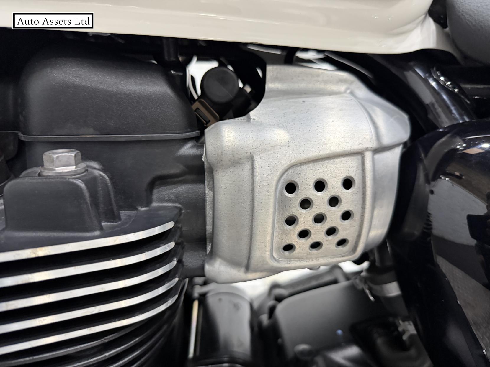 Triumph Bonneville T100 900 Roadster/Retro Petrol Manual Euro 5 (65 ps)