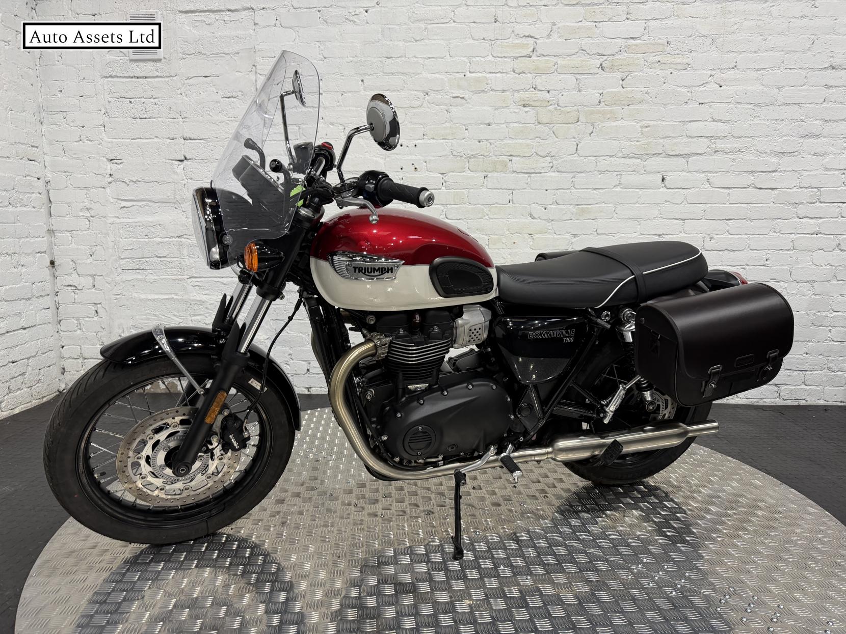 Triumph Bonneville T100 900 Roadster/Retro Petrol Manual Euro 5 (65 ps)
