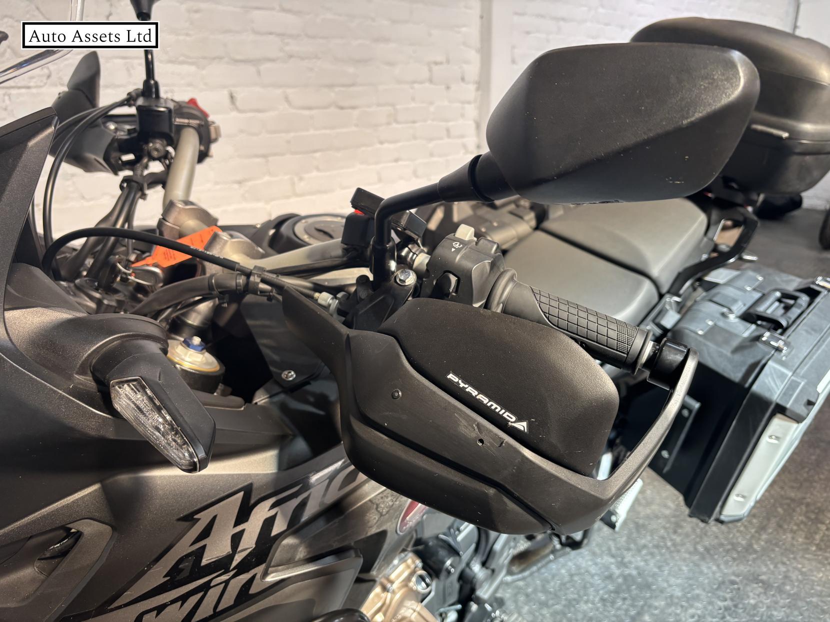 Honda CRF1000L Africa Twin 1000 Adventure Petrol Automatic Euro 4 (95 ps)