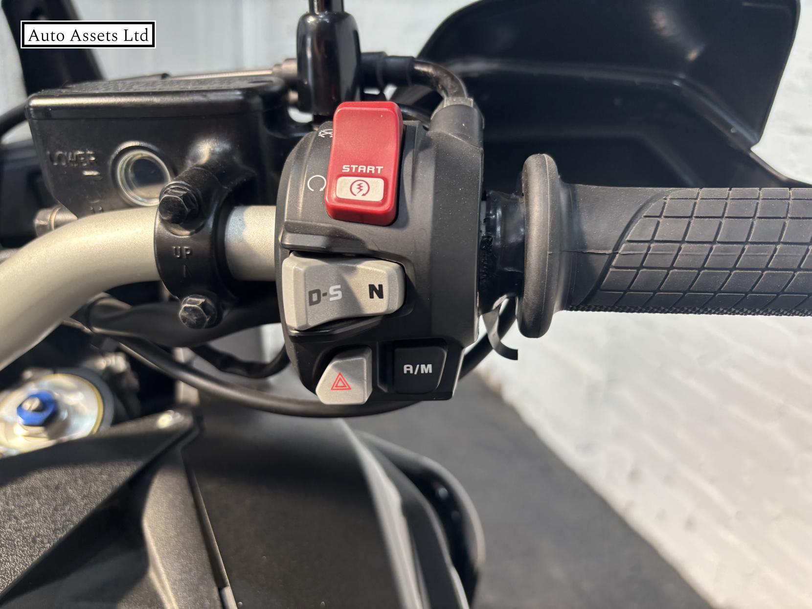Honda CRF1000L Africa Twin 1000 Adventure Petrol Automatic Euro 4 (95 ps)