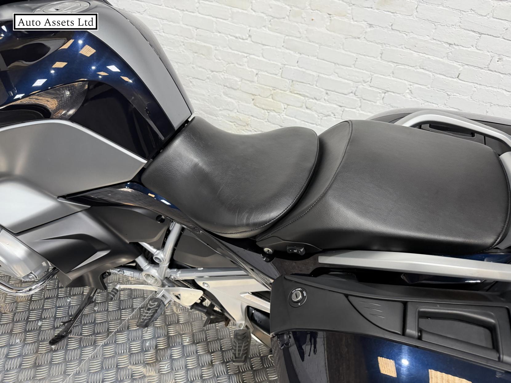 BMW R 1200 RT 1200 LE Sports Tourer Petrol Manual Euro 4 (125 ps)